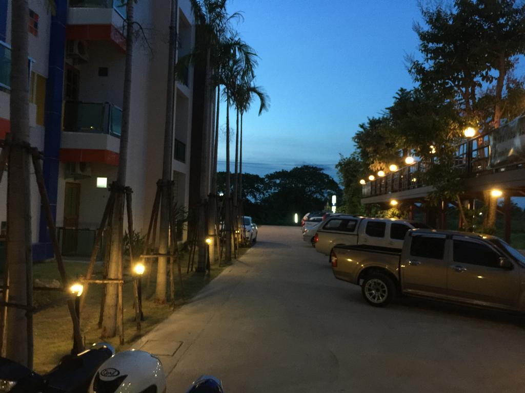 Por-Ho Boutique Hotel Nakhon Ratchasima Ruang foto